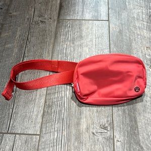Lululemon belt bag - NWOT